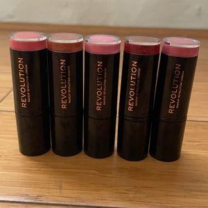 5 NEVER USED makeup revolution lipsticks